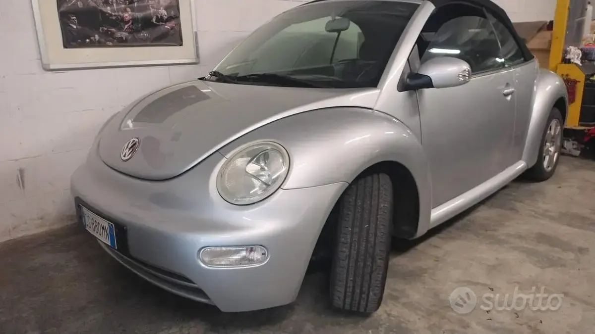 Usata VW New Beetle 101 CV (74 kW) 2004 Grigio Utilitaria