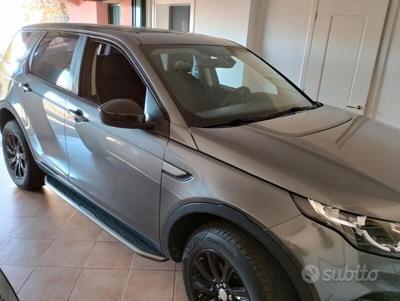 Usata 2015 Land Rover Discovery Sport SUV | 16.200 € (Buon prezzo) - Immagine 1/4