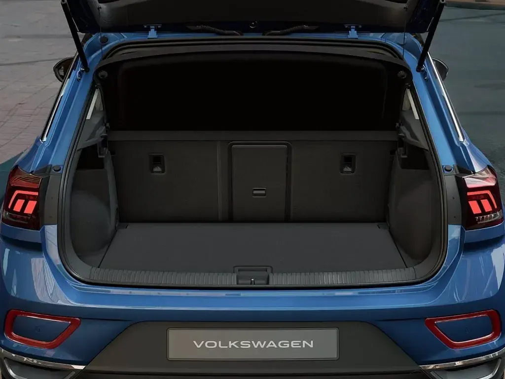 Nuova VW T-Roc Style 150 CV (110 kW) 2025 Ravenna blue metallizzato nero SUV