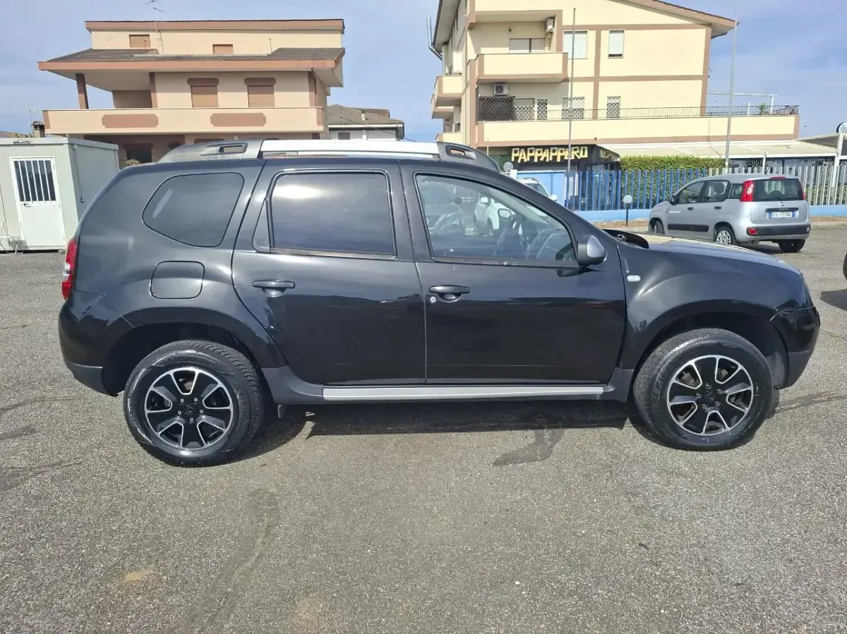 Usata Dacia Duster 109 CV (80 kW) 2016 Nero SUV