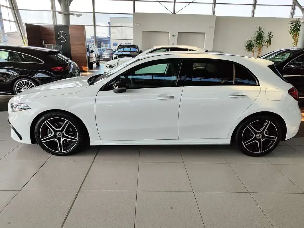 Usata Mercedes A180 AMG Line Premium Plus 116 CV (85 kW) 2024 Berlina