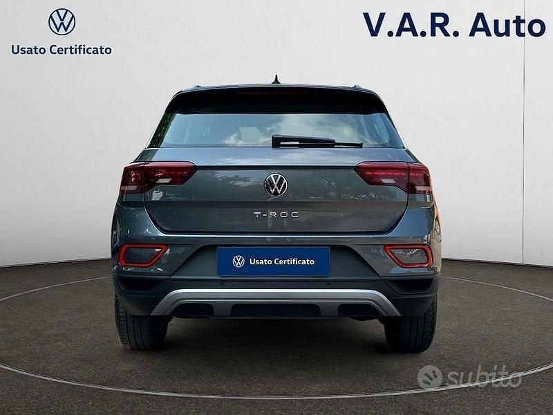 Usata VW T-Roc Life 150 CV (110 kW) 2024 Nessuno SUV