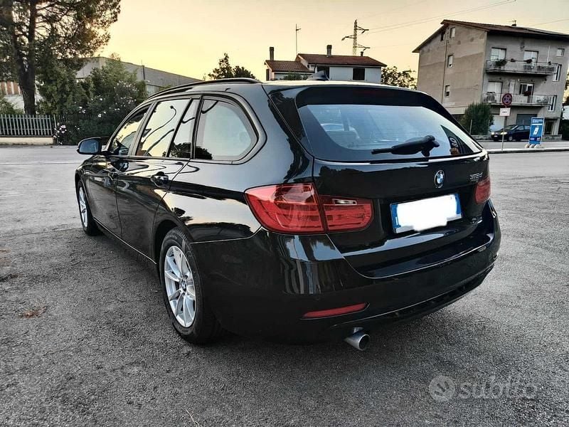 Usata BMW 318 143 CV (105 kW) 2014 Nero Station wagon