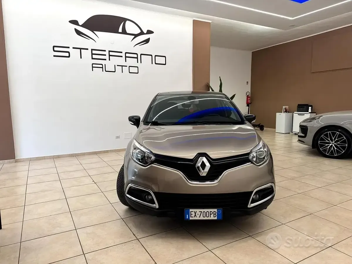 Usata Renault Captur 90 CV (66 kW) 2014 Marrone SUV