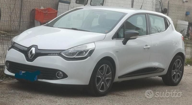 Bianco Usata 2014 Renault Clio IV Tre volumi | 6000 € (Cara) - Immagine 1/4