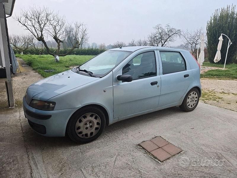 Usata Fiat Punto 60 CV (44 kW) 2002 Utilitaria