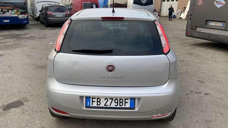 Usata Fiat Punto Evo Active 77 CV (56 kW) 2015 Argento Utilitaria