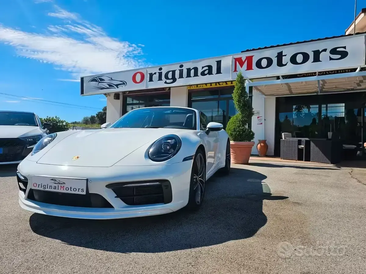 Usata Porsche 911 Carrera Cabriolet 385 CV (283 kW) 2022 Bianco Cabrio