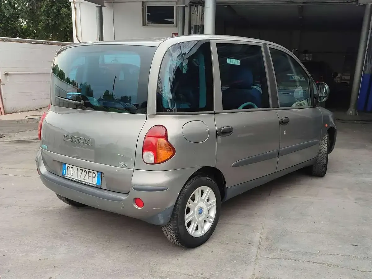 Usata Fiat Multipla 116 CV (85 kW) 2003 Grigio Monovolume