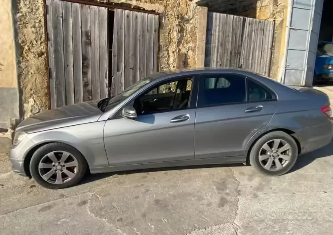 Usata Mercedes C220 136 CV (100 kW) 2010 Berlina