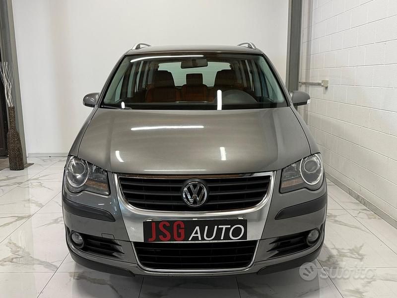 Usata VW Touran Highline 105 CV (77 kW) 2008 Giallo Monovolume