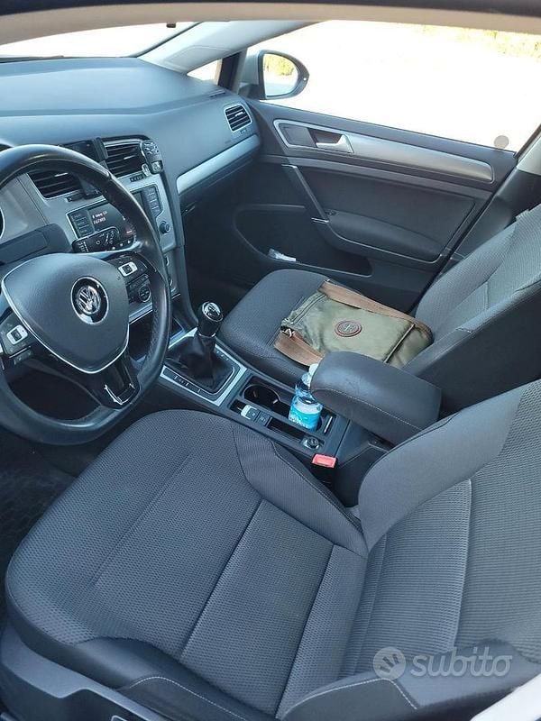 Usata VW Golf VII Comfortline 110 CV (80 kW) 2016 Grigio Station wagon