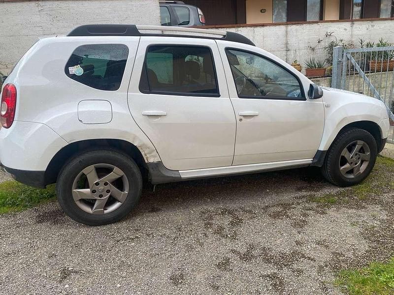 Usata Dacia Duster Lauréate 107 CV (78 kW) 2013 Bianco SUV