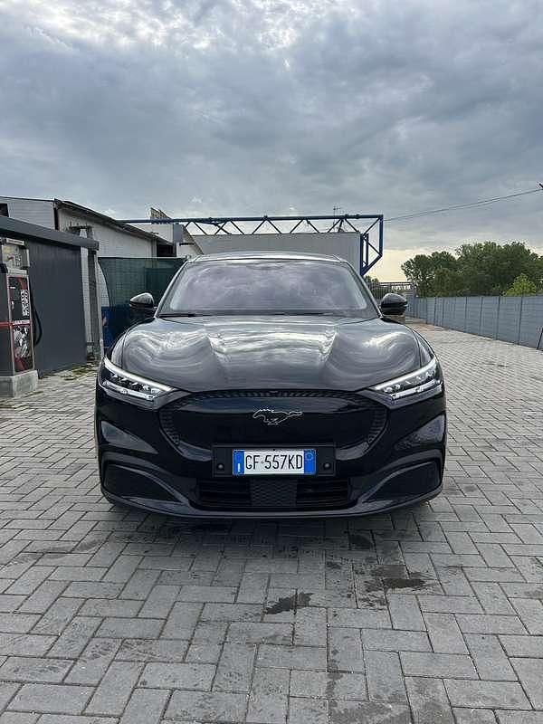 Usata Ford Mustang Mach-E Standard Range 197 kW (269 CV) 2021 Nero SUV