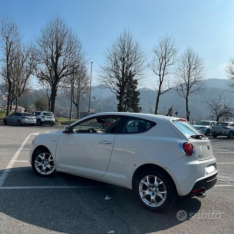 Usata Alfa Romeo MiTo Distinctive 105 CV (77 kW) 2010 Bianco Utilitaria