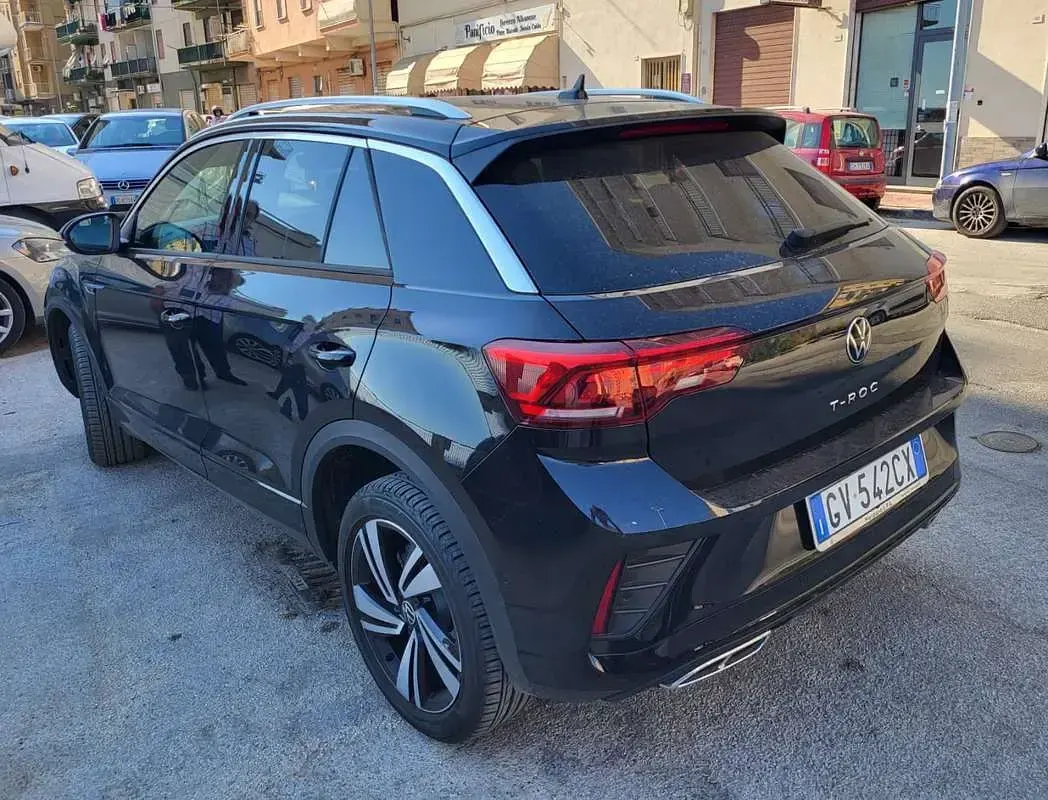 Usata VW T-Roc R-line 150 CV (110 kW) 2024 Nero SUV