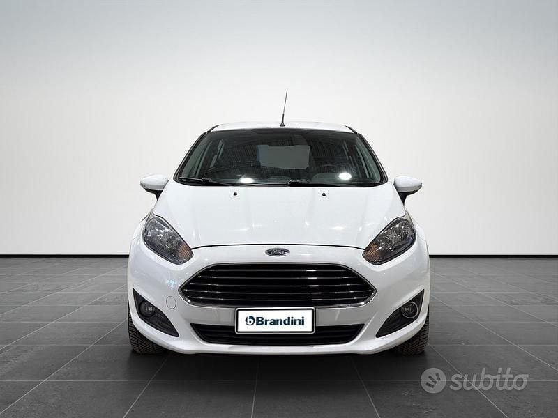 Usata Ford Fiesta 60 CV (44 kW) 2014 Bianco Utilitaria