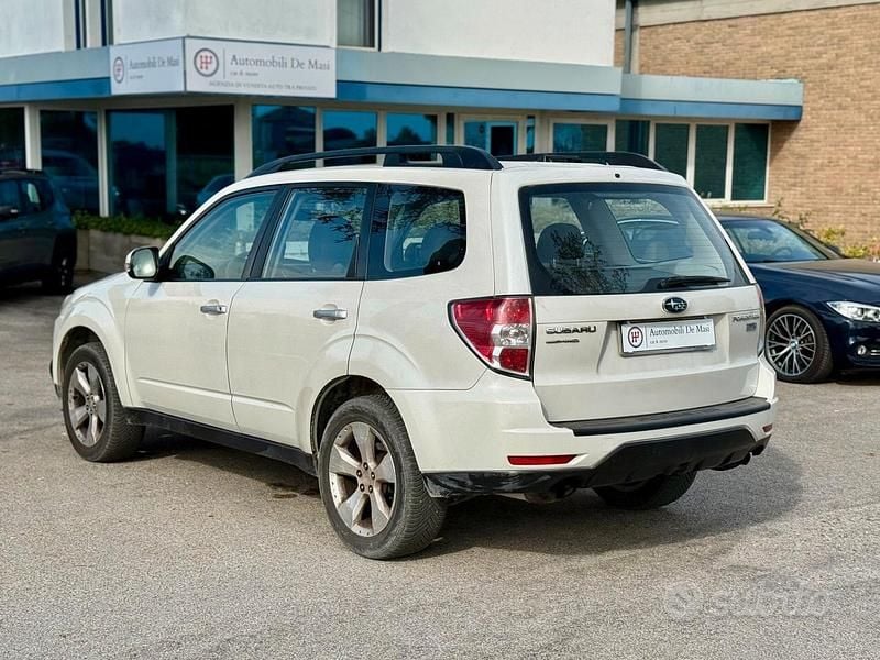 Usata Subaru Forester Trend 147 CV (108 kW) 2012 Bianco SUV