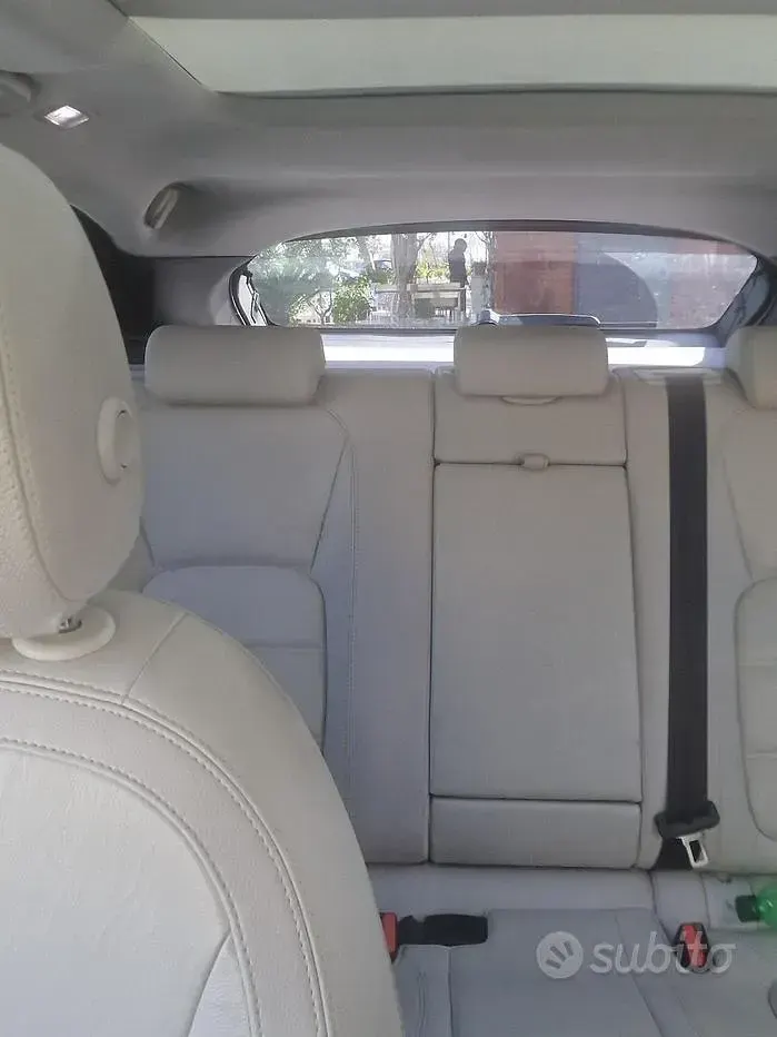 Usata Jaguar F-Pace 180 CV (132 kW) 2017 Bluazzurro SUV