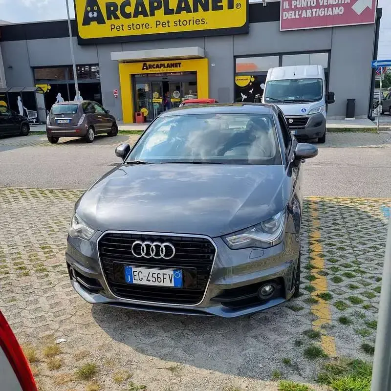 Usata Audi A1 Ambition 122 CV (89 kW) 2011 Grigio Utilitaria