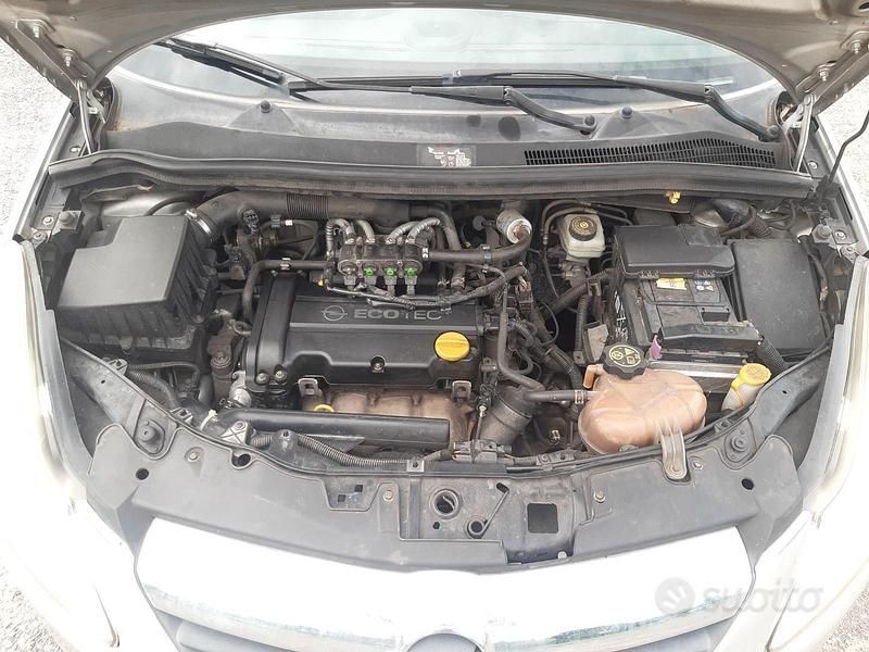 Usata Opel Corsa 80 CV (58 kW) 2010 Grigio Utilitaria