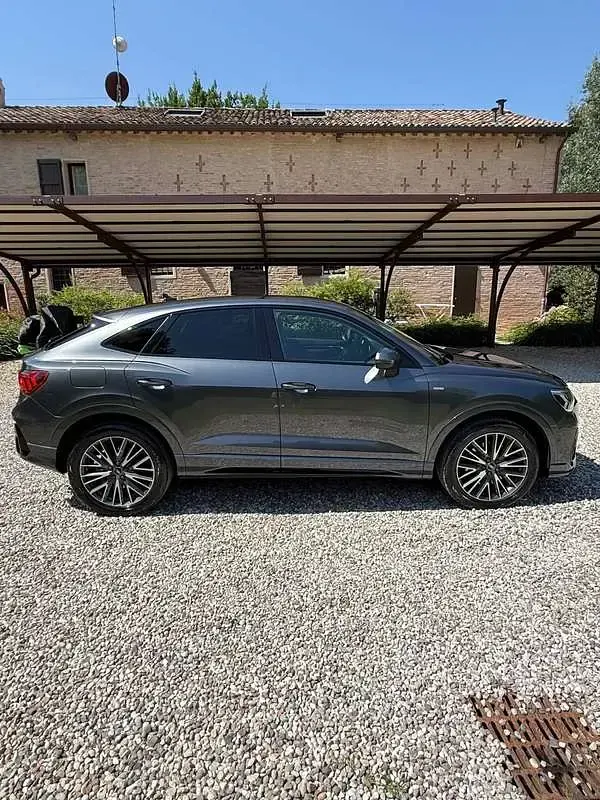 Usata Audi Q3 Sportback S-Line 150 CV (110 kW) 2021 Grigio SUV