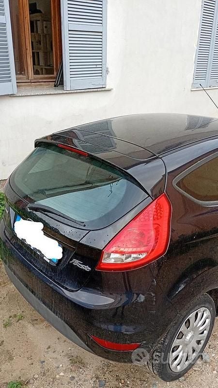 Usata Ford Fiesta 68 CV (50 kW) 2010 Nero Utilitaria