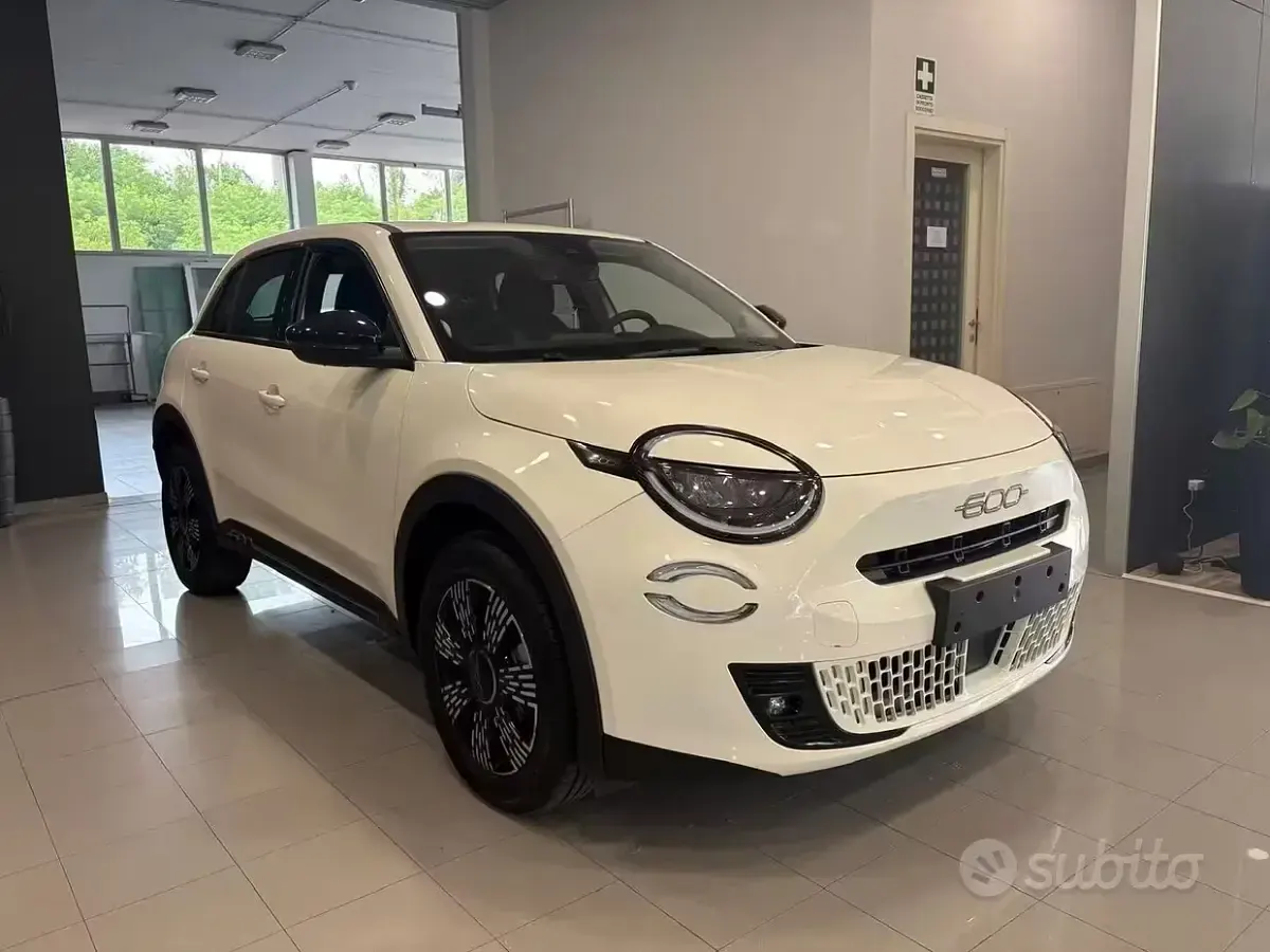 Usata Fiat 600 110 CV (80 kW) 2025 Bianco SUV