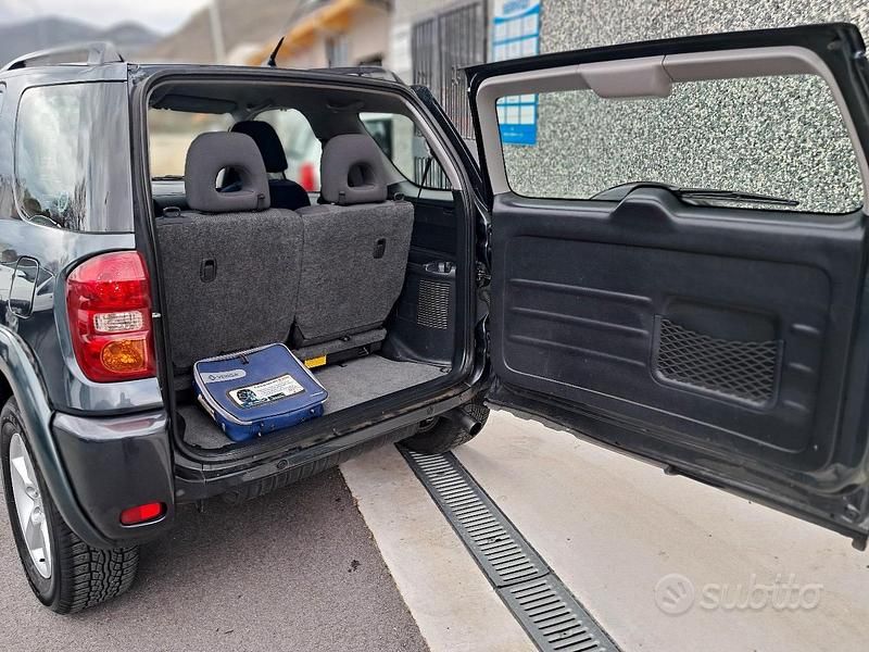 Usata Toyota RAV4 2006 Grigio SUV