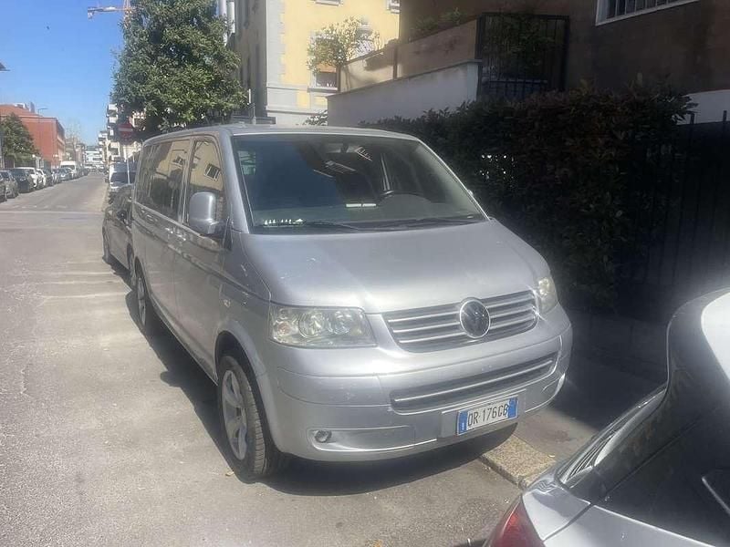 Usata VW Caravelle 139 CV (102 kW) 2009 Furgone