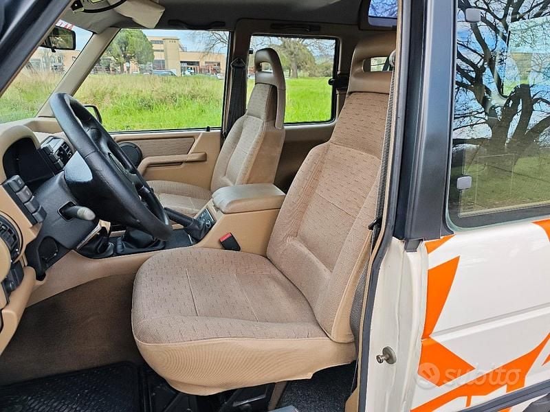 Usata Land Rover Discovery 120 CV (88 kW) 1996 Bianco SUV