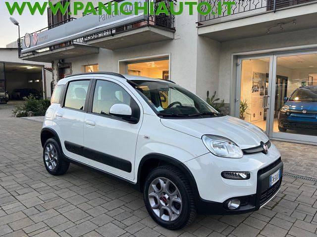 Usata Fiat Panda 4x4 Trekking 75 CV (55 kW) 2013 Bianco Utilitaria