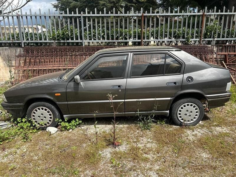 Grigio Usata 1986 Alfa Romeo 33 Utilitaria | 2800 € - Immagine 1/4