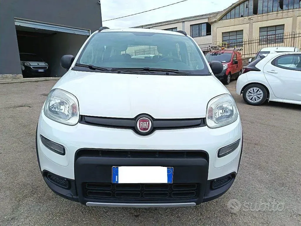 Usata Fiat Panda 4x4 S 84 CV (61 kW) 2020 Bianco Utilitaria