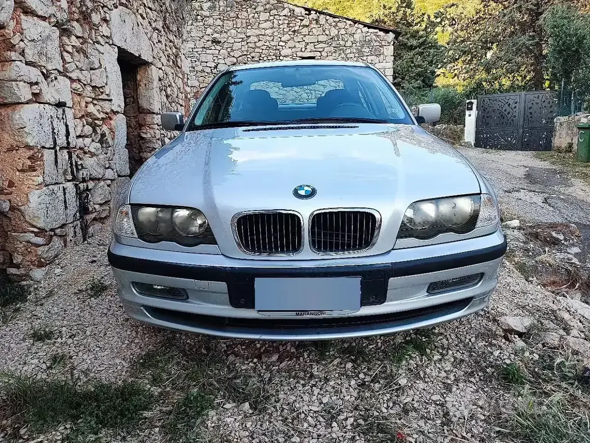Usata BMW 320 Efficient Dynamics 136 CV (100 kW) 1999 Grigio Berlina