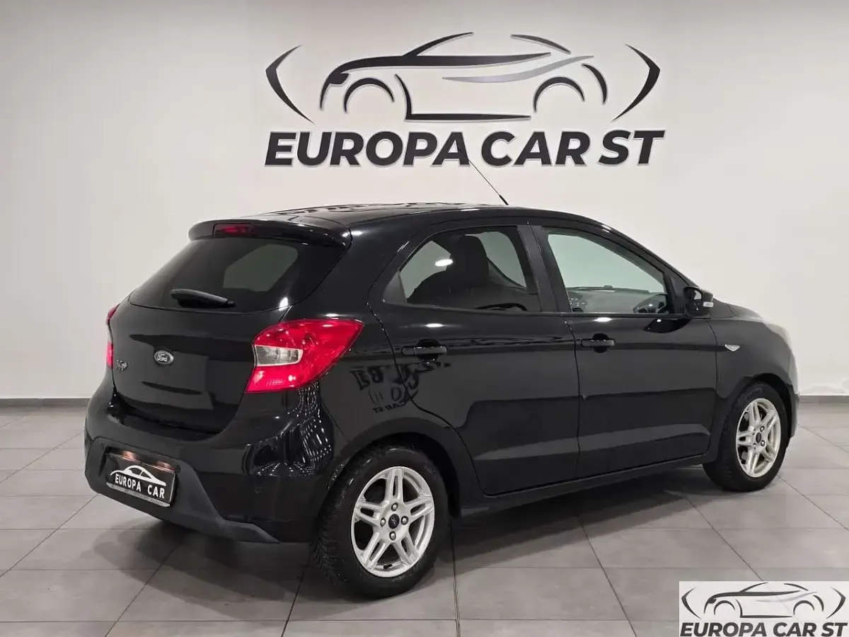 Usata Ford Ka Ultimate 86 CV (63 kW) 2017 Nero Berlina