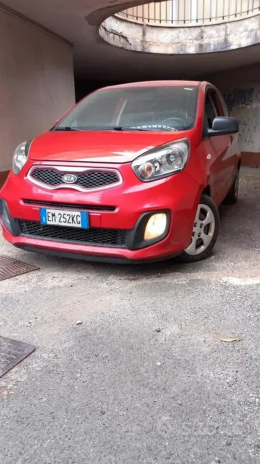 Usata Kia Picanto 69 CV (50 kW) 2013 Rosso Utilitaria