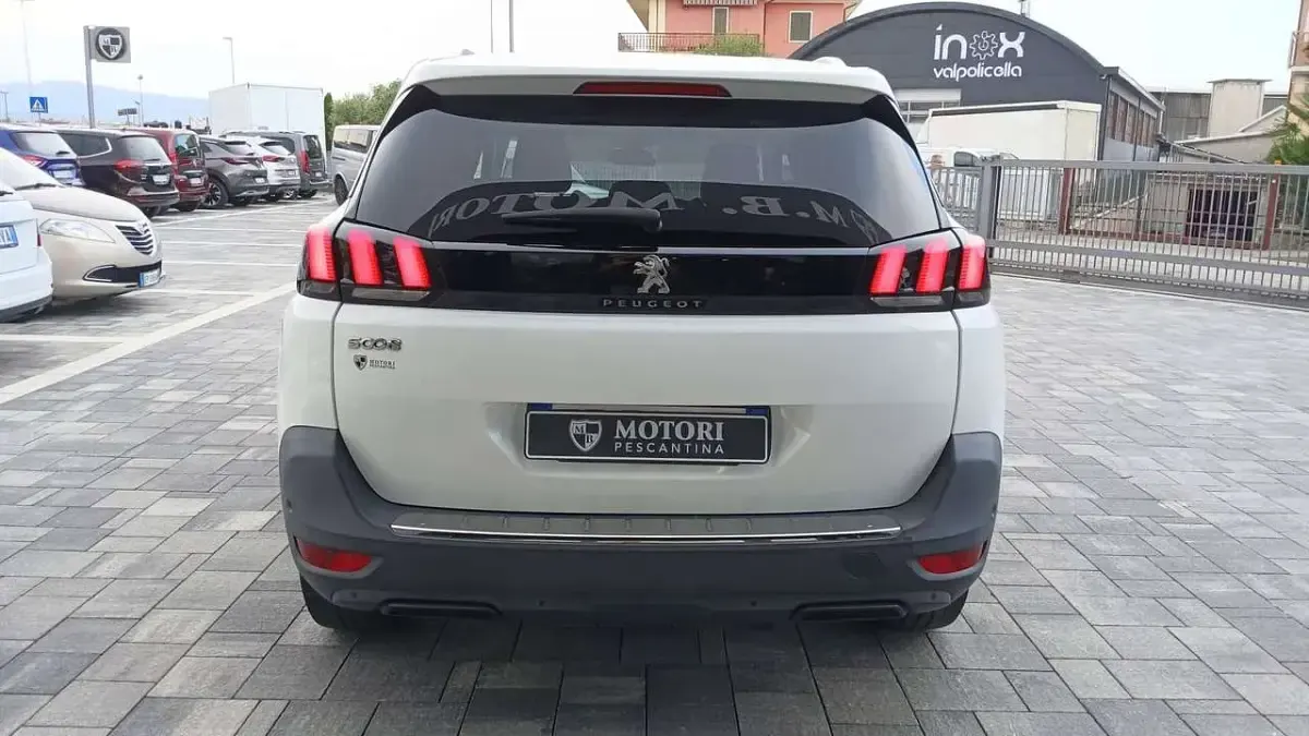 Usata Peugeot 5008 131 CV (96 kW) 2019 Bianco SUV