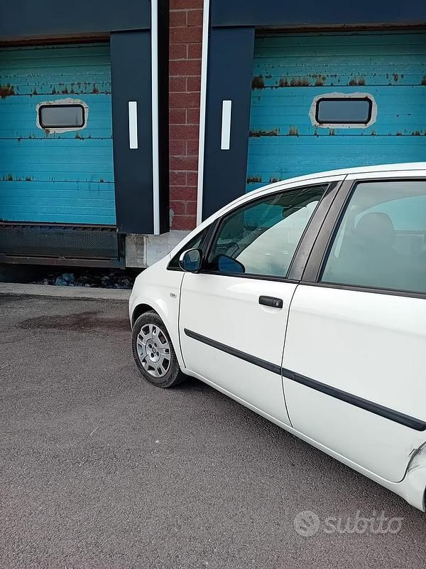 Usata Fiat Idea 95 CV (69 kW) 2015 Bianco Monovolume