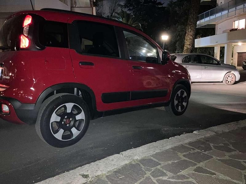 Usata Fiat Panda Cross Cross 69 CV (50 kW) 2024 Rosso Utilitaria