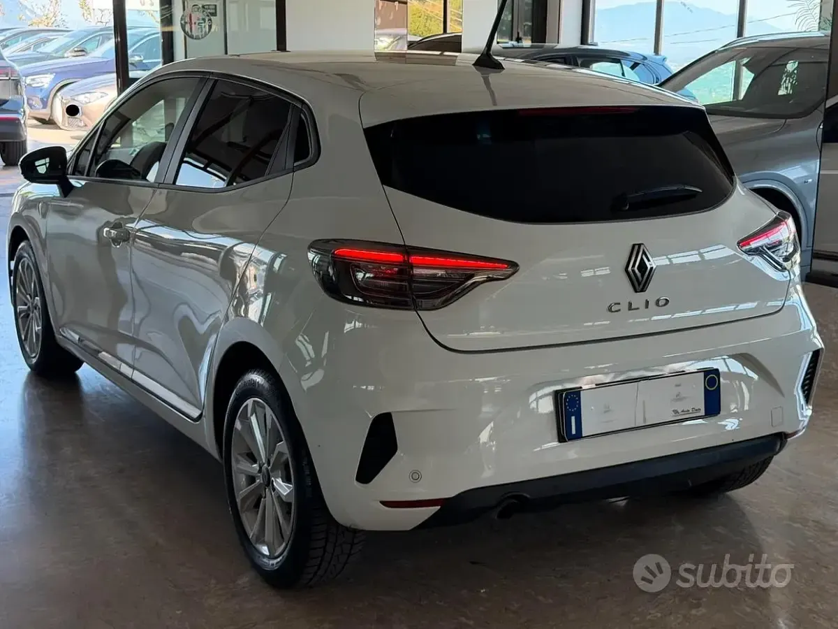 Usata Renault Clio V Evolution 101 CV (74 kW) 2024 Bianco Berlina