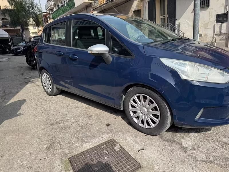 Usata Ford B-MAX Titanium 90 CV (66 kW) 2016 Blu Monovolume