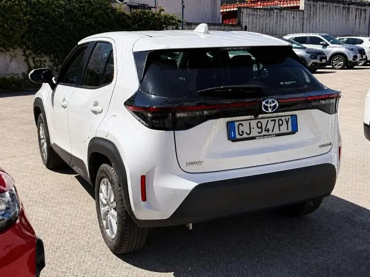 Usata Toyota Yaris Cross 116 CV (85 kW) 2022 Bianco SUV