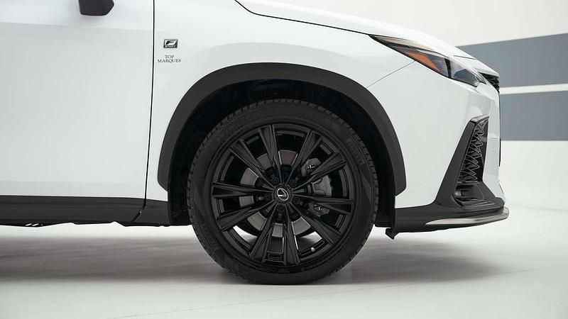 Usata Lexus NX450h+ Sport Line 185 CV (136 kW) 2022 Bianco metallizzato SUV