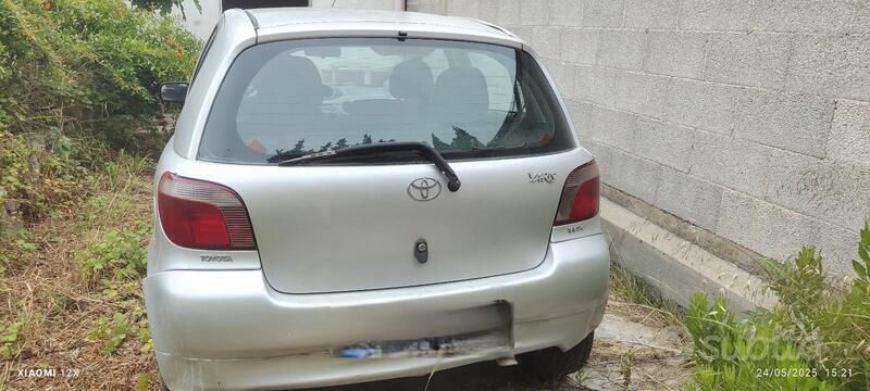 Usata Toyota Yaris 2002 Grigio Utilitaria