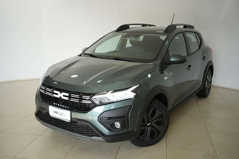 Lichen kaki Nuova 2025 Dacia Sandero Expression Tre volumi | 16.990 € (Buon prezzo) - Immagine 1/4