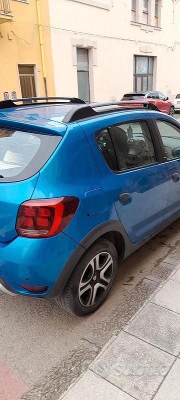 Usata Dacia Sandero 90 CV (66 kW) 2018 Blu Berlina