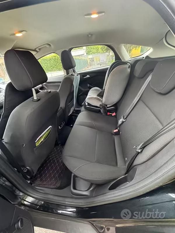 Usata Ford Focus 115 CV (84 kW) 2017 Nero Berlina