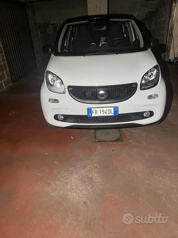 Usata Smart ForFour 71 CV (52 kW) 2016 Bianco Utilitaria
