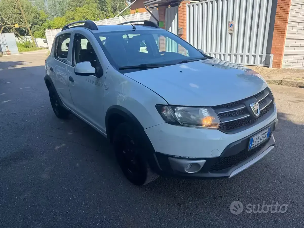 Usata Dacia Sandero Prestige 90 CV (66 kW) 2014 Bianco Berlina